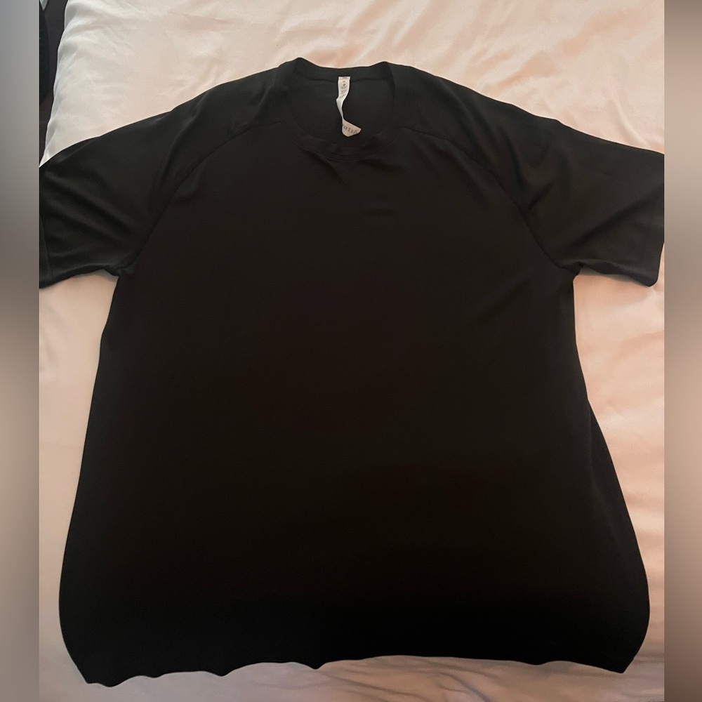 Lululemon men’s shirt. Time to get dirty, like new! - Picture 3 of 5